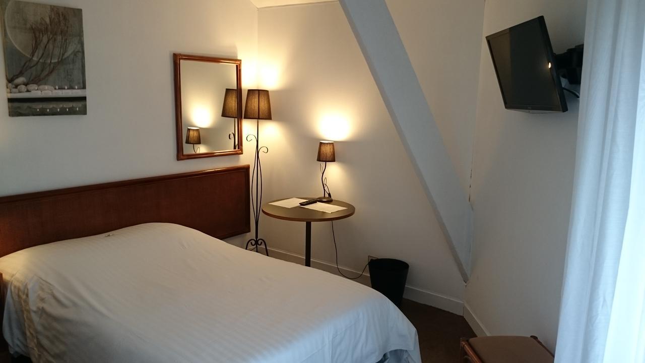 Hotel Restaurant - La Ferme De Vaux 克雷伊 外观 照片